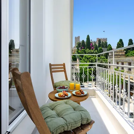Dia Luxury